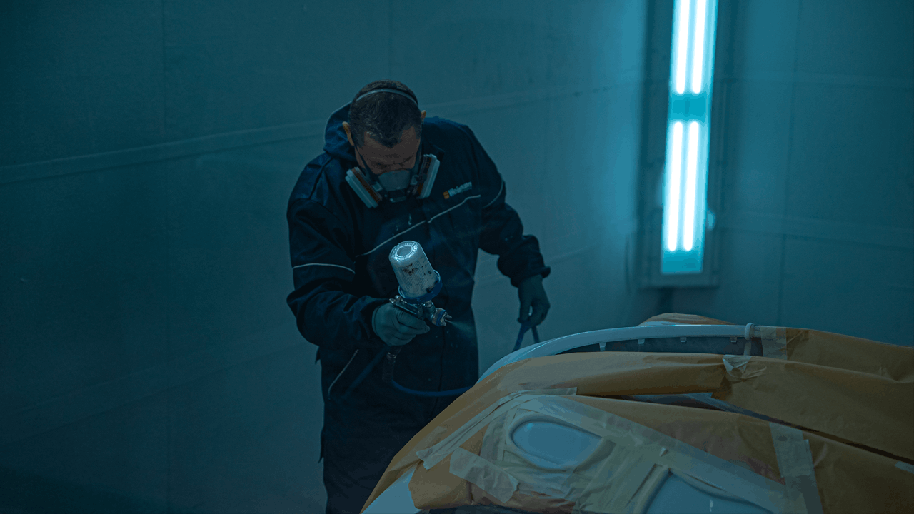 Carrossier Mercedes Kroely dans une cabine Weinmann Technologies