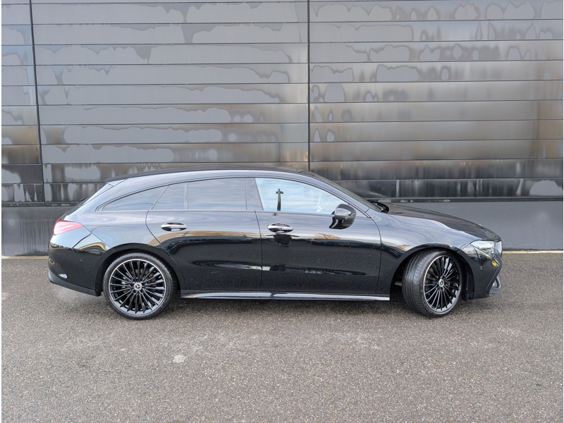 Image Mercedes-Benz CLA 180 d Shooting Brake AMG Line TO  SIEGES ELECTRIQUES MEMOIRES CHAUFFANTS CAMERA 360 HUD MULTIBEAM SO