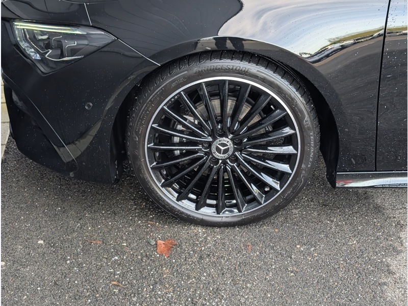 Image Mercedes-Benz CLA 180 d Shooting Brake AMG Line TO  SIEGES ELECTRIQUES MEMOIRES CHAUFFANTS CAMERA 360 HUD MULTIBEAM SO