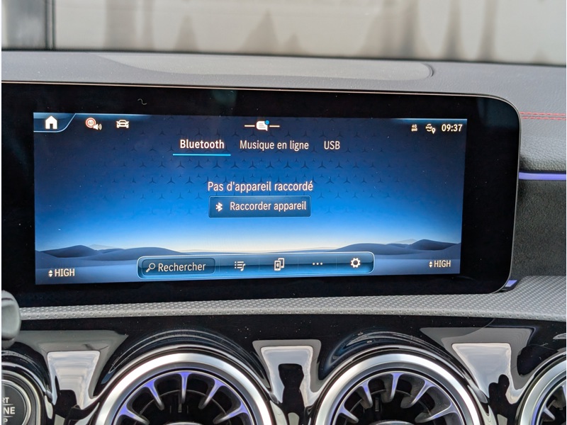 Image Mercedes-Benz CLA 180 d Shooting Brake AMG Line TO  SIEGES ELECTRIQUES MEMOIRES CHAUFFANTS CAMERA 360 HUD MULTIBEAM SO