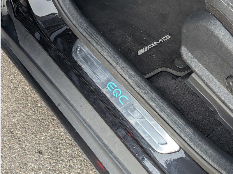 Image Mercedes-Benz EQC 400 4MATIC AMG LINE TO SIEGES ELECTRIQUES MEMOIRES CHAUFFANTS MULTIBEAM DISTRONIC CAMERA 360 HUD