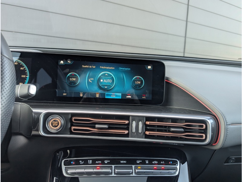 Image Mercedes-Benz EQC 400 4MATIC AMG LINE TO SIEGES ELECTRIQUES MEMOIRES CHAUFFANTS MULTIBEAM DISTRONIC CAMERA 360 HUD