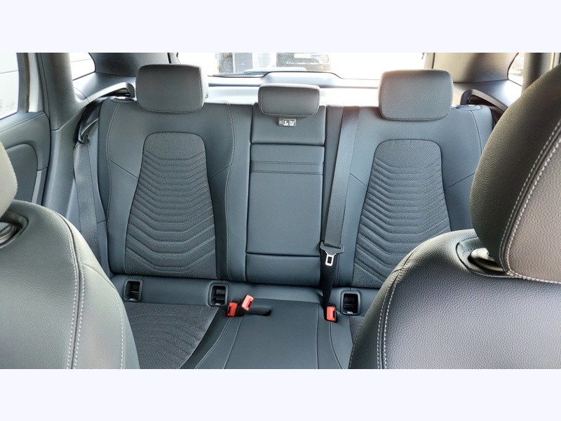 Image Mercedes-Benz EQA 250+ Edition réglage électrique avec fonction mémoire Dispositif d'attelage