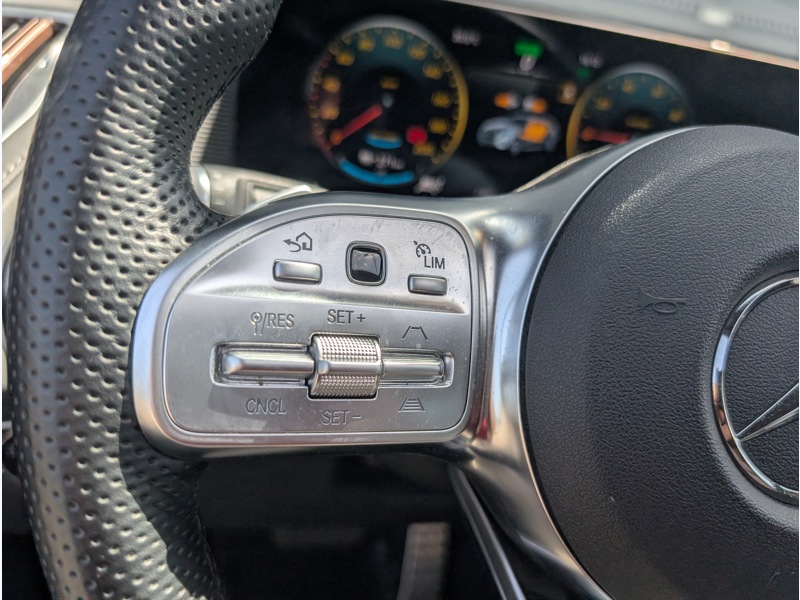 Image Mercedes-Benz EQC 400 4MATIC AMG LINE TO SIEGES ELECTRIQUES MEMOIRES CHAUFFANTS DISTRONIC CAMERA DE RECUL INTEGRATION 