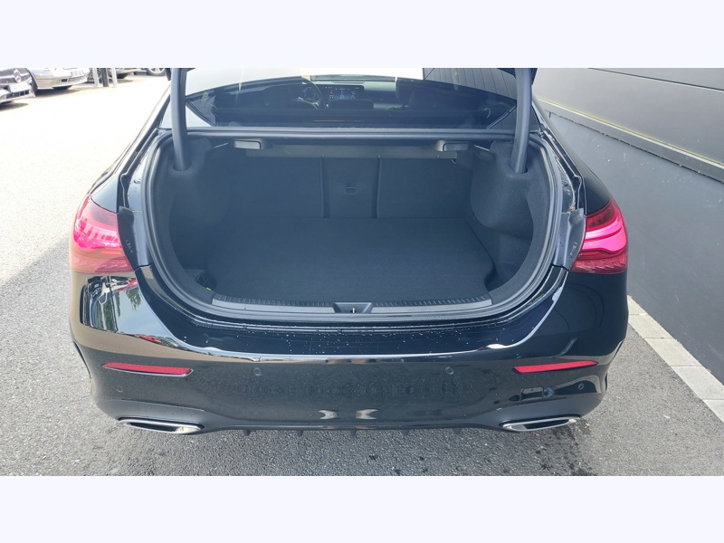 Image Mercedes-Benz CLASSE A 250 e Hybrid EQ Berline AMG Line AMG Line Intégration pour smartphone  Pack Sport Noir