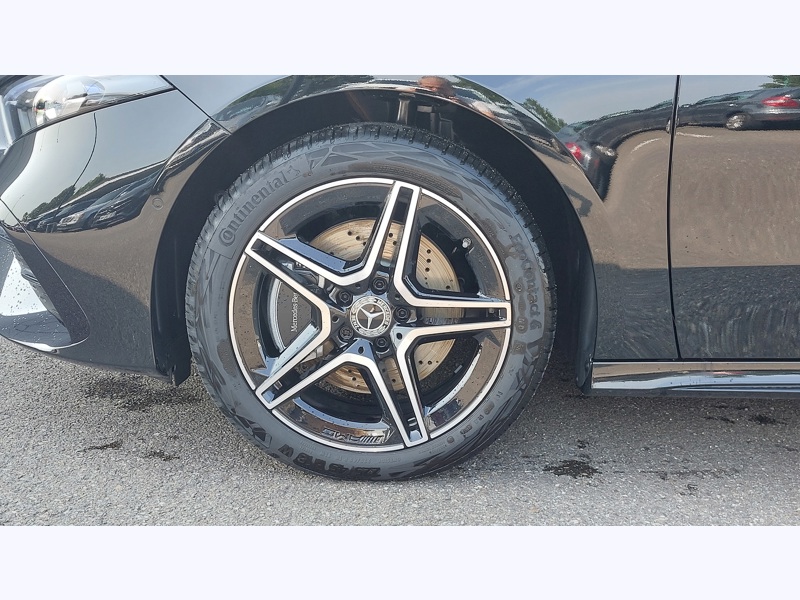 Image Mercedes-Benz CLASSE A 250 e Hybrid EQ Berline AMG Line AMG Line Intégration pour smartphone  Pack Sport Noir
