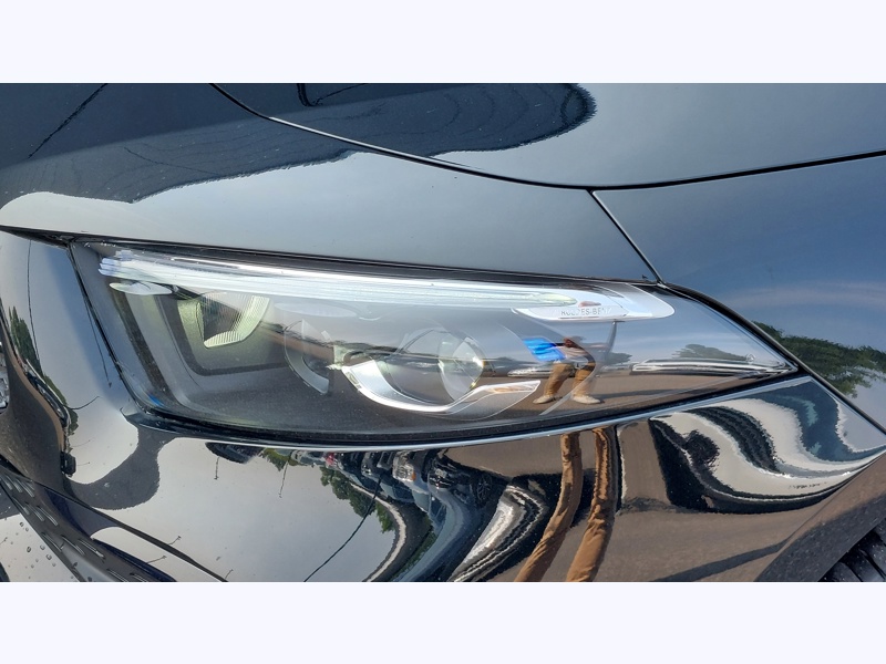 Image Mercedes-Benz CLASSE A 250 e Hybrid EQ Berline AMG Line AMG Line Intégration pour smartphone  Pack Sport Noir