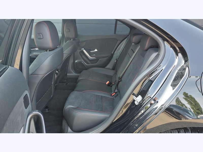 Image Mercedes-Benz CLASSE A 250 e Hybrid EQ Berline AMG Line AMG Line Intégration pour smartphone  Pack Sport Noir