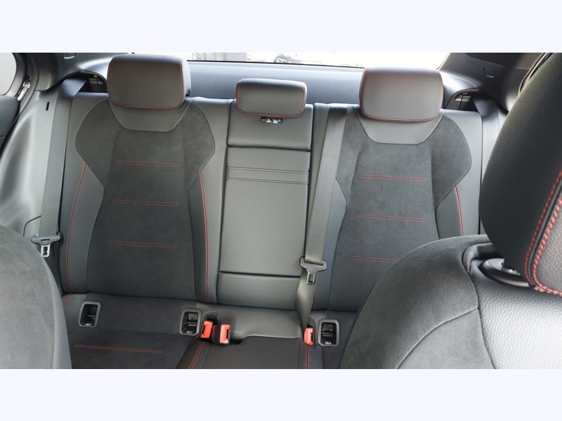 Image Mercedes-Benz CLASSE A 250 e Hybrid EQ Berline AMG Line AMG Line Intégration pour smartphone  Pack Sport Noir