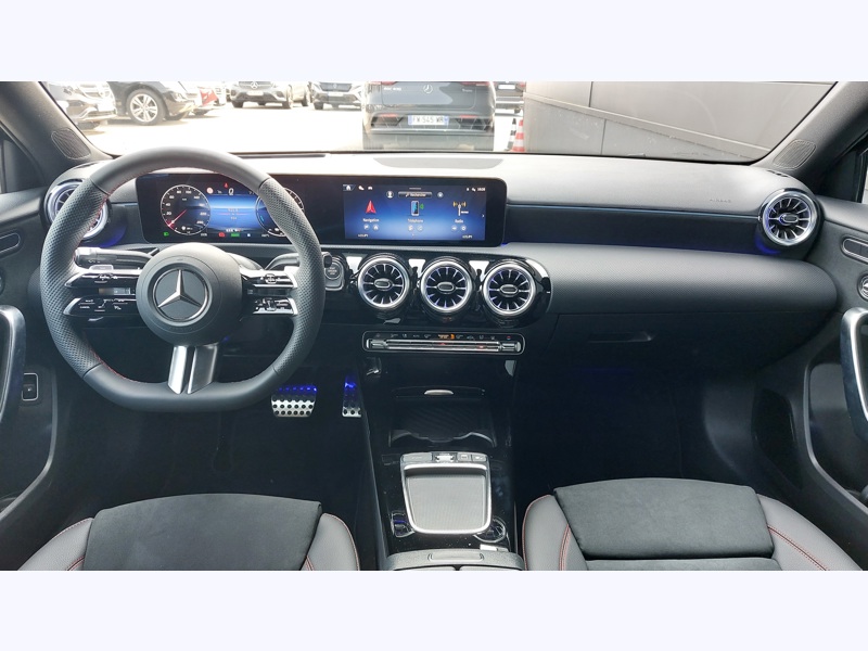 Image Mercedes-Benz CLASSE A 250 e Hybrid EQ Berline AMG Line AMG Line Intégration pour smartphone  Pack Sport Noir