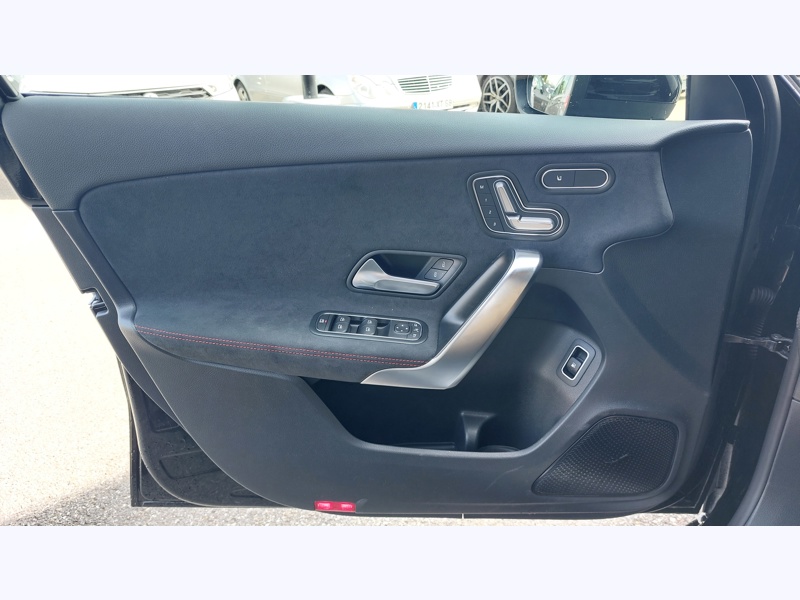Image Mercedes-Benz CLASSE A 250 e Hybrid EQ Berline AMG Line AMG Line Intégration pour smartphone  Pack Sport Noir