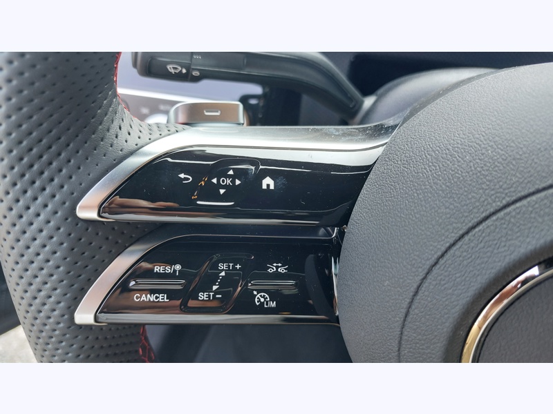 Image Mercedes-Benz CLASSE A 250 e Hybrid EQ Berline AMG Line AMG Line Intégration pour smartphone  Pack Sport Noir