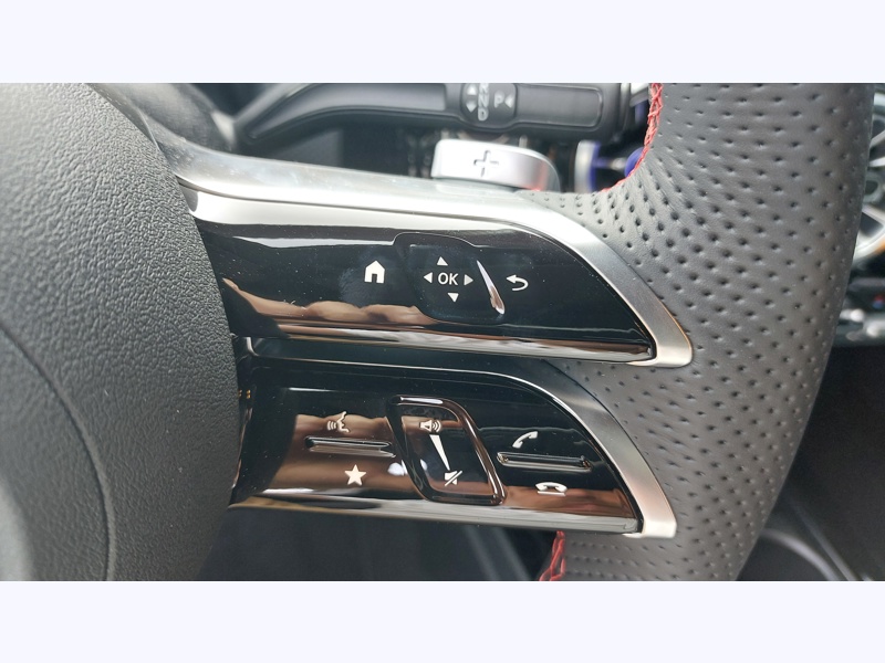 Image Mercedes-Benz CLASSE A 250 e Hybrid EQ Berline AMG Line AMG Line Intégration pour smartphone  Pack Sport Noir