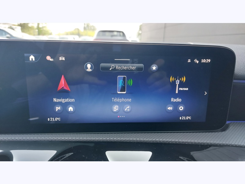 Image Mercedes-Benz CLASSE A 250 e Hybrid EQ Berline AMG Line AMG Line Intégration pour smartphone  Pack Sport Noir