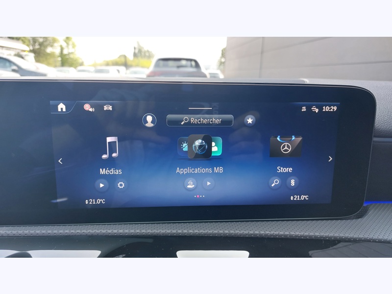 Image Mercedes-Benz CLASSE A 250 e Hybrid EQ Berline AMG Line AMG Line Intégration pour smartphone  Pack Sport Noir