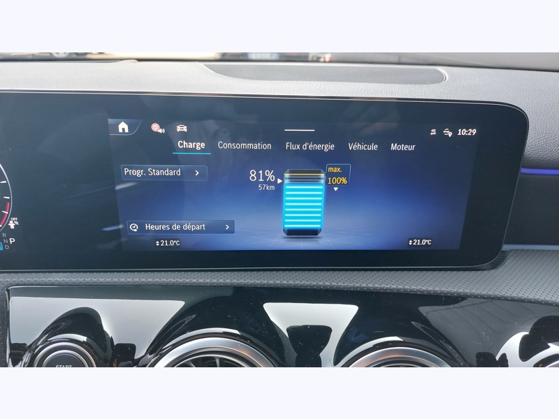 Image Mercedes-Benz CLASSE A 250 e Hybrid EQ Berline AMG Line AMG Line Intégration pour smartphone  Pack Sport Noir