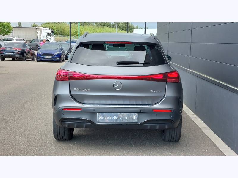 Image Mercedes-Benz EQA 300 4MATIC AMG Line Pack Sport Noir  Pack Assistance à la conduite AMG Line Premium