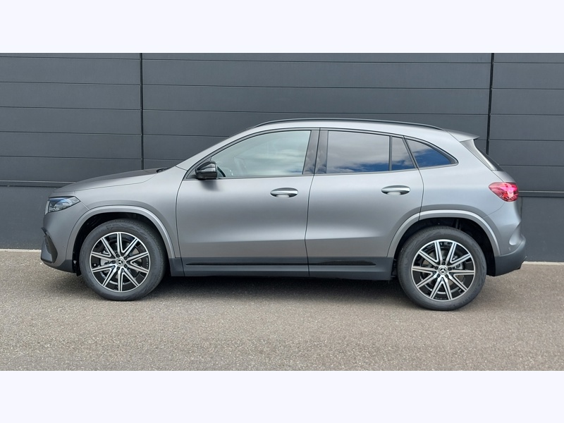 Image Mercedes-Benz EQA 300 4MATIC AMG Line Pack Sport Noir  Pack Assistance à la conduite AMG Line Premium