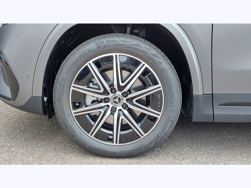 Image Mercedes-Benz EQA 300 4MATIC AMG Line Pack Sport Noir  Pack Assistance à la conduite AMG Line Premium