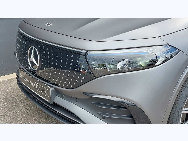 Image Mercedes-Benz EQA 300 4MATIC AMG Line Pack Sport Noir  Pack Assistance à la conduite AMG Line Premium
