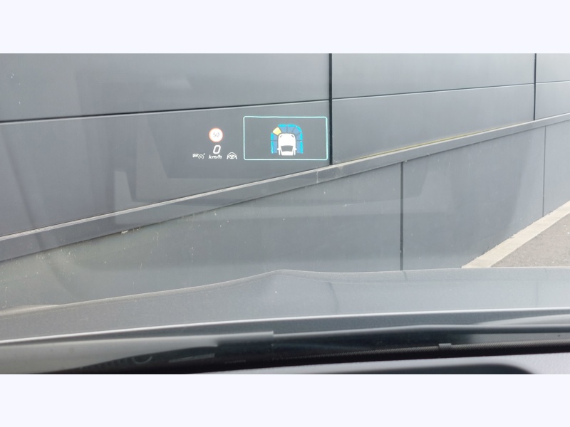 Image Mercedes-Benz EQA 300 4MATIC AMG Line Pack Sport Noir  Pack Assistance à la conduite AMG Line Premium