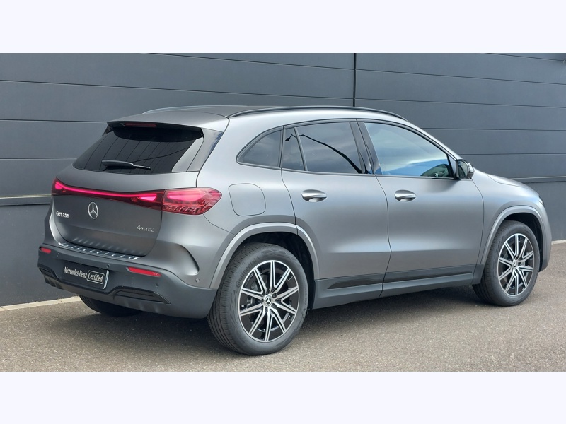 Image Mercedes-Benz EQA 300 4MATIC AMG Line Pack Sport Noir  Pack Assistance à la conduite AMG Line Premium