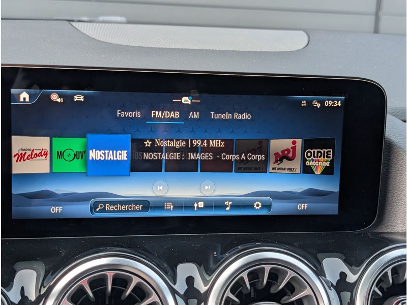 Image Mercedes-Benz GLA 250 e Hybrid AMG Line TO SIEGES ELECTRIQUES MEMOIRES CHAUFFANTS CAMERA 360 HUD INTEGRATION SMARTPHON