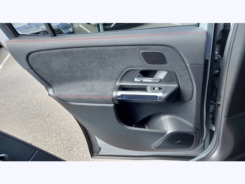 Image Mercedes-Benz EQB 250+ AMG Line Toit ouvrant panoramique  Intégration Smartphone