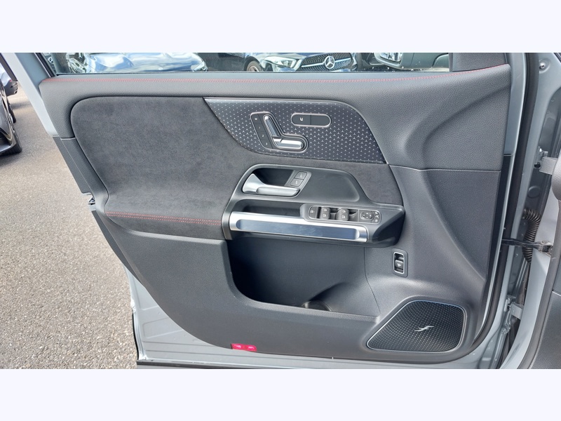 Image Mercedes-Benz EQB 250+ AMG Line Toit ouvrant panoramique  Intégration Smartphone