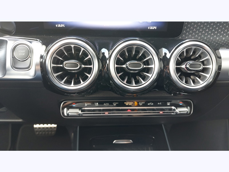 Image Mercedes-Benz EQB 250+ AMG Line Toit ouvrant panoramique  Intégration Smartphone