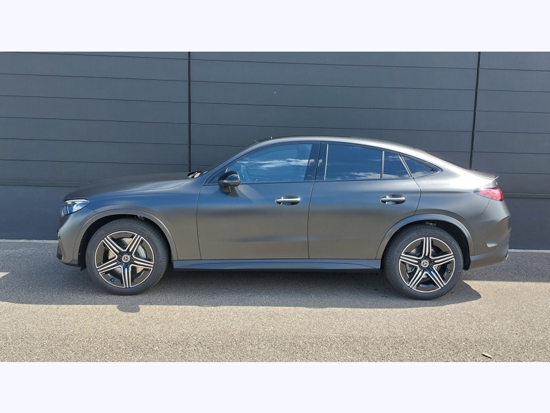 Image Mercedes-Benz GLC COUPÉ GLC 220 d 4MATIC Coupé AMG Line Pack d'assistance à la conduite Plus  Pack Sport Black Apple CarPlay