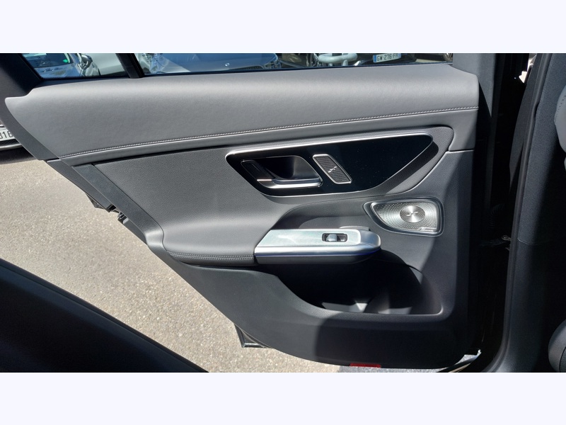 Image Mercedes-Benz GLC COUPÉ GLC 220 d 4MATIC Coupé AMG Line Pack d'assistance à la conduite Plus  Pack Sport Black Apple CarPlay