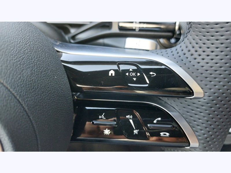 Image Mercedes-Benz GLC COUPÉ GLC 220 d 4MATIC Coupé AMG Line Pack d'assistance à la conduite Plus  Pack Sport Black Apple CarPlay