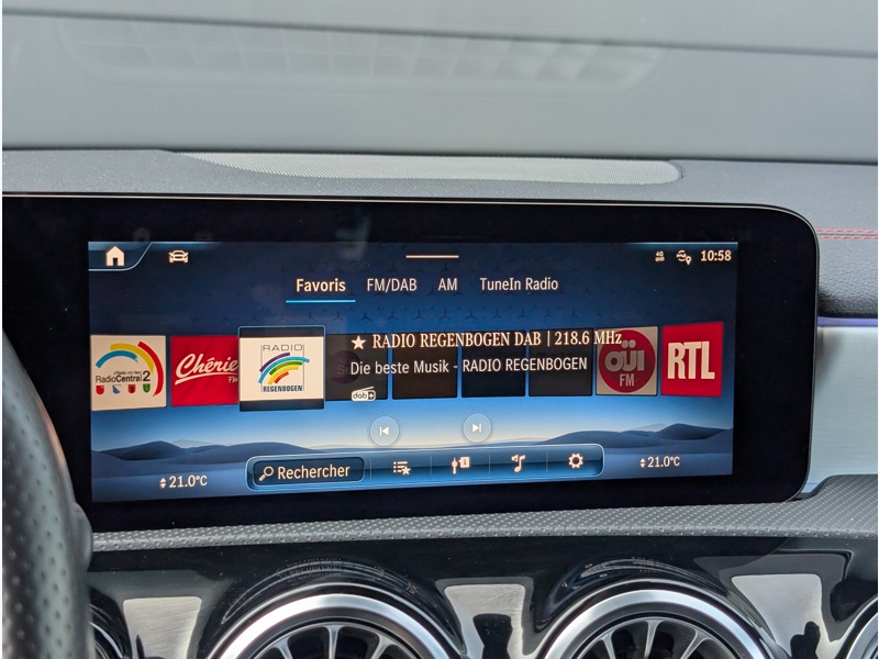 Image Mercedes-Benz CLA SHOOTING BRAKE 250 e AMG LINE INTEGRATION SMARTPHONE CAMERA 360 ANGLE MORT KEYLESS GO MULTIBEAM SIEGE ELECTRIQUE TO