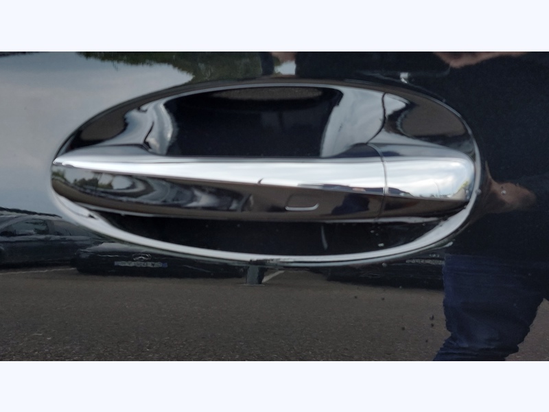 Image Mercedes-Benz CLASSE A 200 d AMG Line Pack Sport Noir