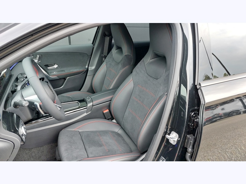 Image Mercedes-Benz CLASSE A 200 d AMG Line Pack Sport Noir