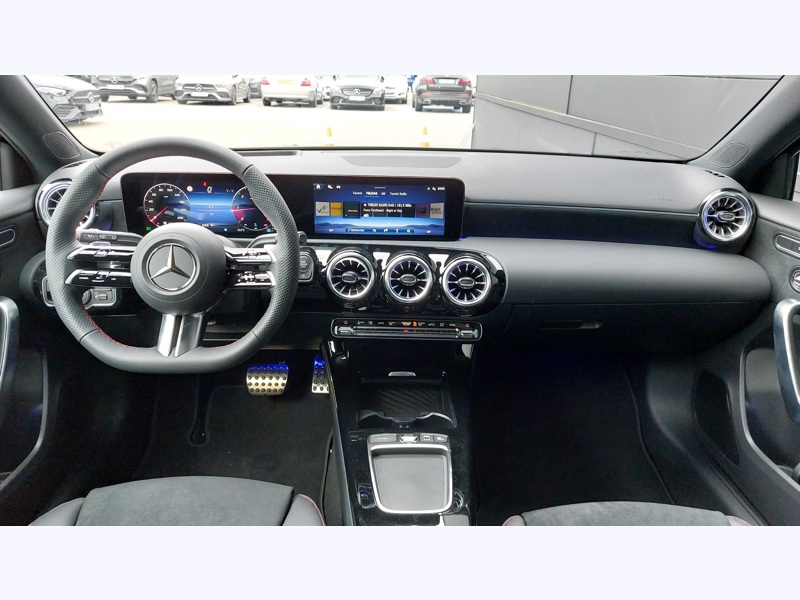 Image Mercedes-Benz CLASSE A 200 d AMG Line Pack Sport Noir