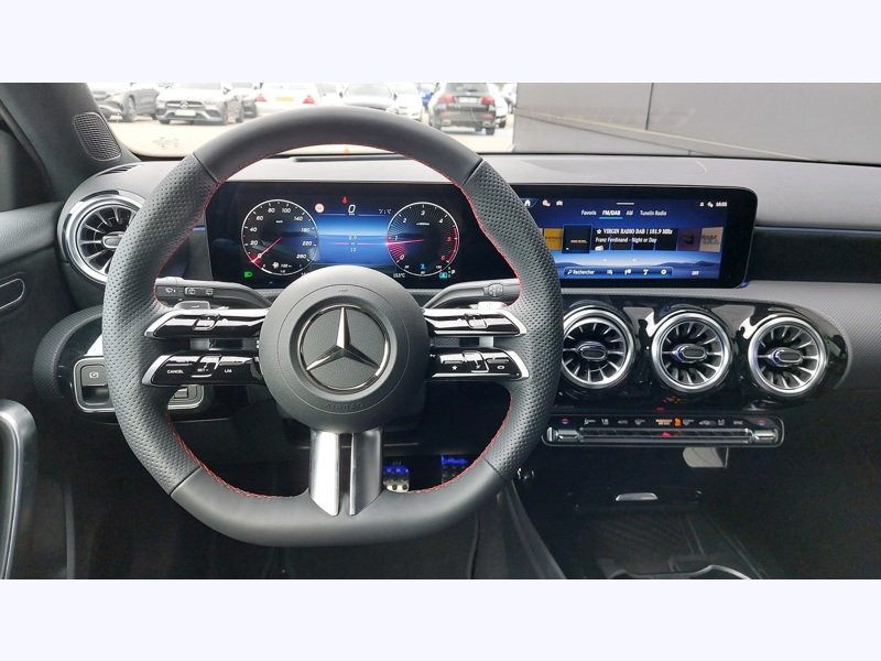 Image Mercedes-Benz CLASSE A 200 d AMG Line Pack Sport Noir
