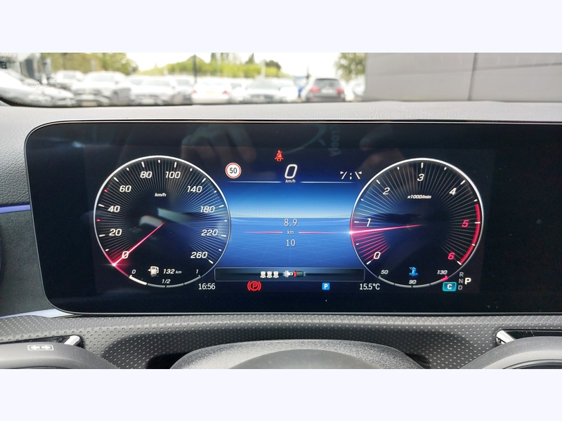 Image Mercedes-Benz CLASSE A 200 d AMG Line Pack Sport Noir