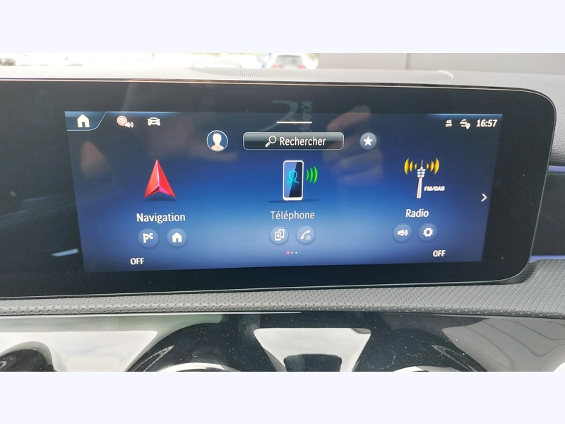 Image Mercedes-Benz CLASSE A 200 d AMG Line Pack Sport Noir