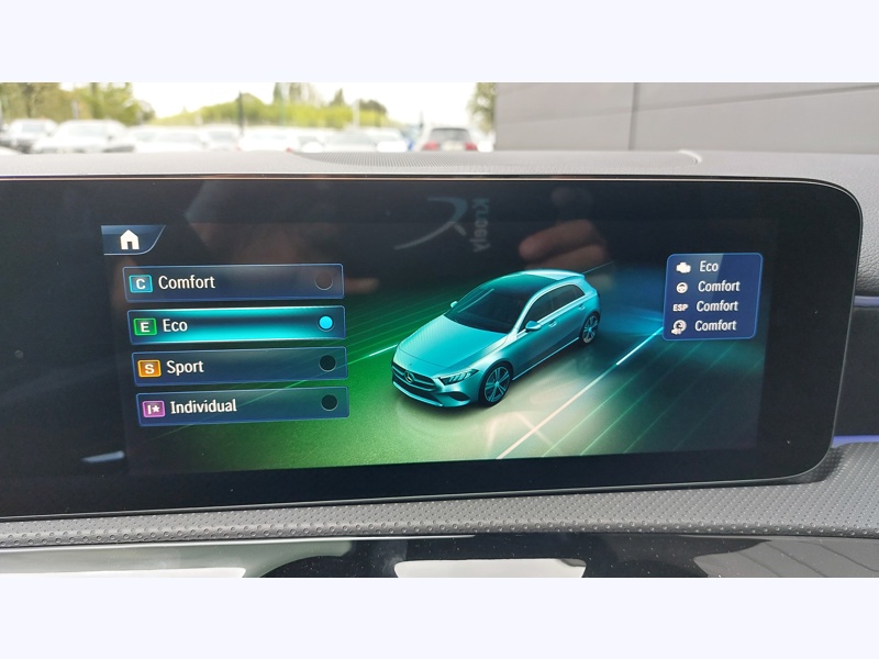 Image Mercedes-Benz CLASSE A 200 d AMG Line Pack Sport Noir