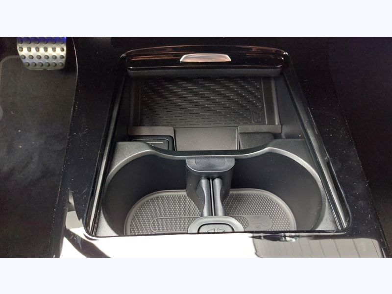 Image Mercedes-Benz CLASSE A 200 d AMG Line Pack Sport Noir