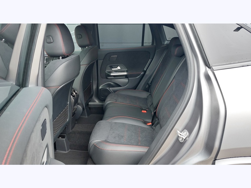 Image Mercedes-Benz GLA 250 e Hybrid EQ AMG Line AMG Line Pack Sport Noir AMG Line Premium Plus Gris montagne magno MANUFACT