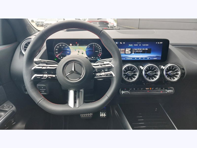 Image Mercedes-Benz GLA 250 e Hybrid EQ AMG Line AMG Line Pack Sport Noir AMG Line Premium Plus Gris montagne magno MANUFACT