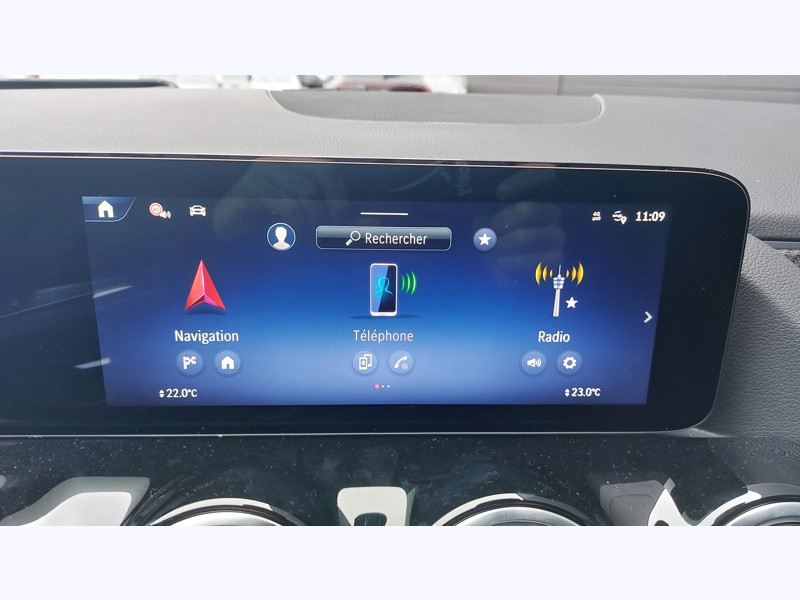 Image Mercedes-Benz GLA 250 e Hybrid EQ AMG Line AMG Line Pack Sport Noir AMG Line Premium Plus Gris montagne magno MANUFACT