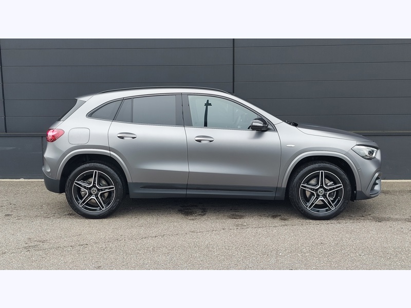 Image Mercedes-Benz GLA 250 e Hybrid EQ AMG Line AMG Line Pack Sport Noir AMG Line Premium Plus Gris montagne magno MANUFACT