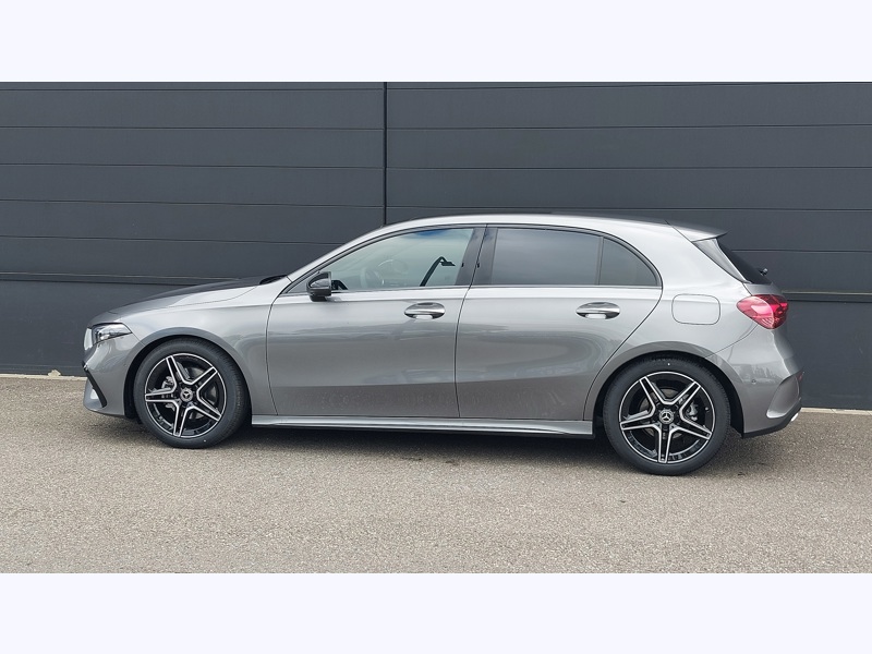 Image Mercedes-Benz CLASSE A 180 STAR EDITION AMG Line Pack Hiver Pack Sport Noir AMG Line Premium Plus