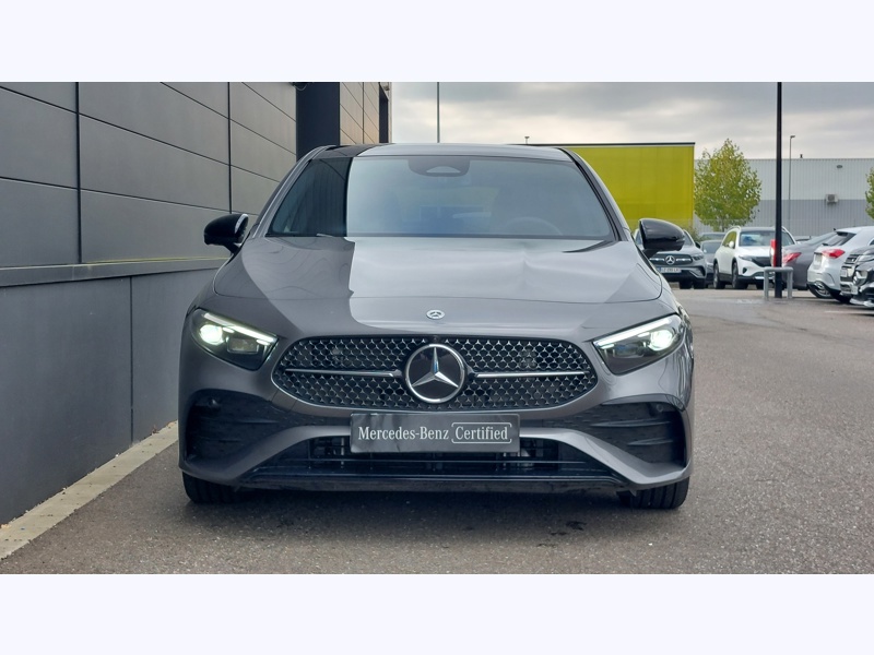 Image Mercedes-Benz CLASSE A 180 STAR EDITION AMG Line Pack Hiver Pack Sport Noir AMG Line Premium Plus