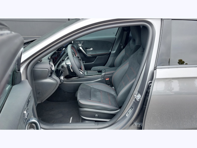 Image Mercedes-Benz CLASSE A 180 STAR EDITION AMG Line Pack Hiver Pack Sport Noir AMG Line Premium Plus