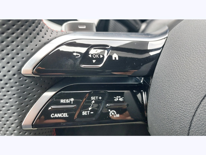 Image Mercedes-Benz CLASSE A 180 STAR EDITION AMG Line Pack Hiver Pack Sport Noir AMG Line Premium Plus